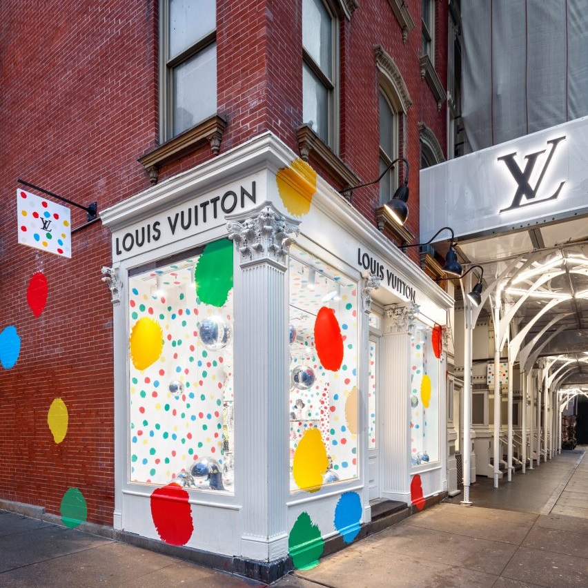 Bolinhas de Yayoi Kusama invadem lojas da Louis Vuitton pelo mundo, Mundo